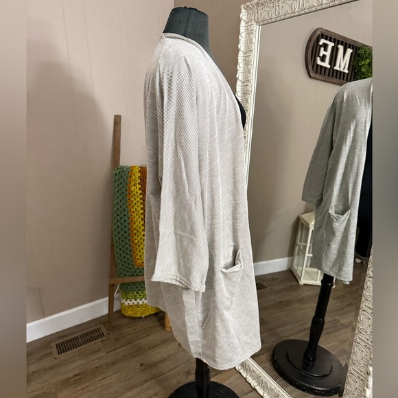 DONNI. • Ribbed 3/4 Sleeve Gray Cardigan - Picture 9 of 9